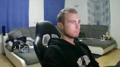 John Pearl online show from October 2025 07:00:01 PM