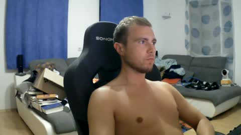 John Pearl online show from July 2026 09:32:01 PM