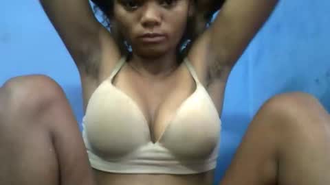 Snapshot of herisse01 chatting on April 2026 05:05:01 AM herisse01 online show from April 2026 05:05:01 AM