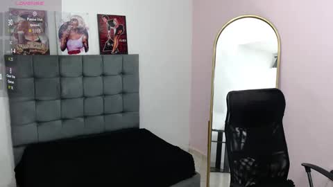 Alana online show from October 2025 10:32:02 PM