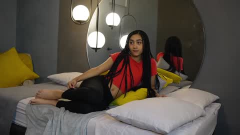 Hermione Scott online show from February 2025 01:33:01 PM