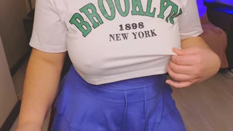 Snapshot of heroine_of_your_life chatting on January 2025 10:18:02 AM Maryana online show from January 2025 10:18:02 AM