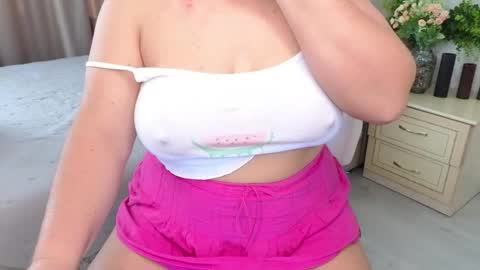 Snapshot of heroine_of_your_life chatting on November 2025 07:07:01 AM Maryana online show from November 2025 07:07:01 AM