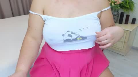 Snapshot of heroine_of_your_life chatting on February 2026 10:45:01 AM Maryana online show from February 2026 10:45:01 AM