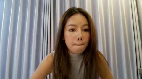 Snapshot of hersheys_aran chatting on December 2025 07:57:02 AM Aran online show from December 2025 07:57:02 AM