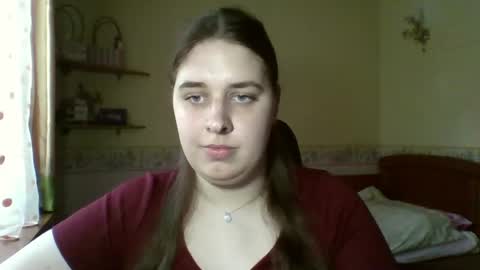 hess_luna_ online show from June 2026 09:11:02 AM