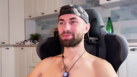 Snapshot of hey_arnold chatting on November 2025 02:42:01 PM Arnold online show from November 2025 02:42:01 PM