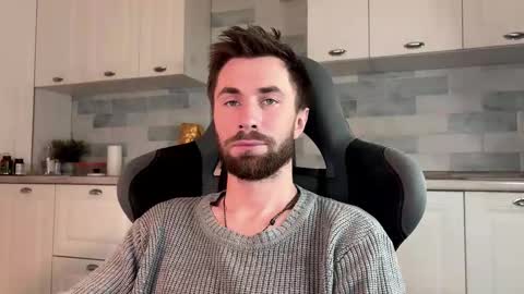 Snapshot of hey_arnold chatting on February 2026 07:35:01 AM Arnold online show from February 2026 07:35:01 AM