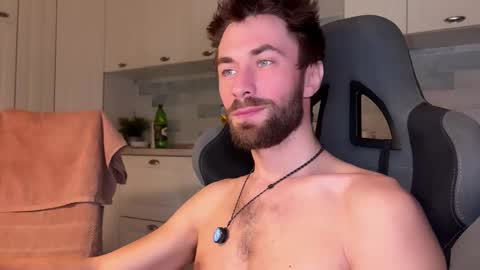 Snapshot of hey_arnold chatting on February 2026 09:18:02 PM Arnold online show from February 2026 09:18:02 PM