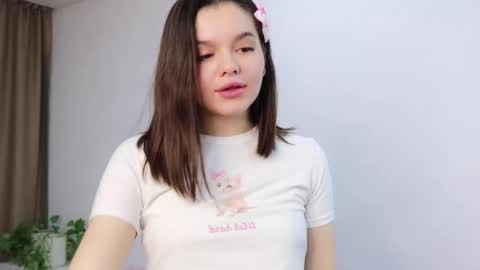 Snapshot of heyim_laura chatting on November 2025 08:36:02 AM Laura online show from November 2025 08:36:02 AM