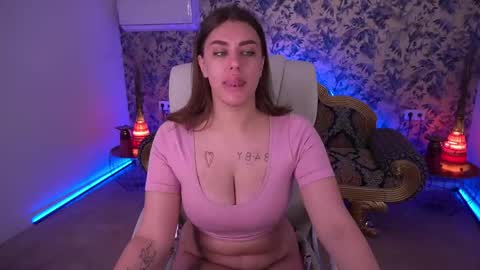 Snapshot of heykittenn chatting on April 2026 07:24:01 AM heykittenn online show from April 2026 07:24:01 AM