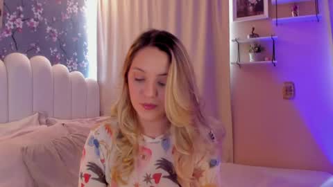 Snapshot of heymartina chatting on April 2026 06:14:02 PM Martina Ricci Show schedule Monday to Friday 8am colombia time I work some weekends online show from April 2026 06:14:02 PM
