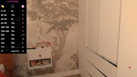 Hiaru online show from November 2025 05:28:02 AM