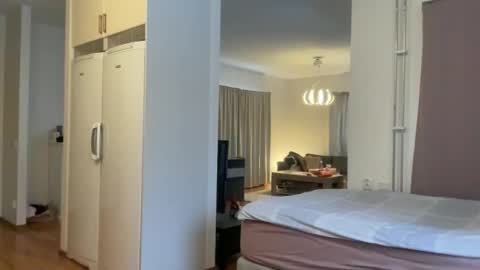 hichemlacoste333 online show from January 2026 02:08:01 PM