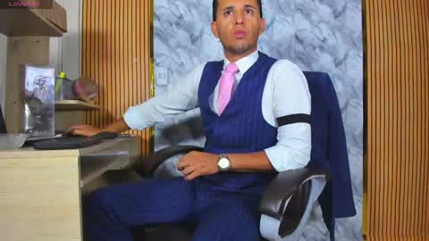 Snapshot of hiddenoffice chatting on July 2026 02:13:02 AM George online show from July 2026 02:13:02 AM
