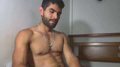 Snapshot of hideonbush051 chatting on May 2026 01:00:02 AM hideonbush online show from May 2026 01:00:02 AM