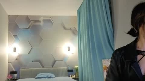 HIHIKA online show from April 2026 08:06:01 PM