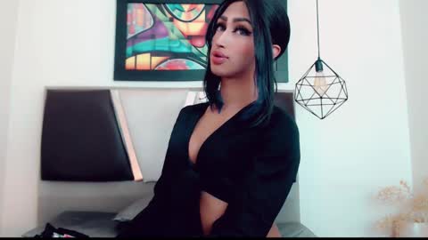 Snapshot of hilary_avilan chatting on January 2026 07:18:01 PM Hilary Avilan online show from January 2026 07:18:01 PM