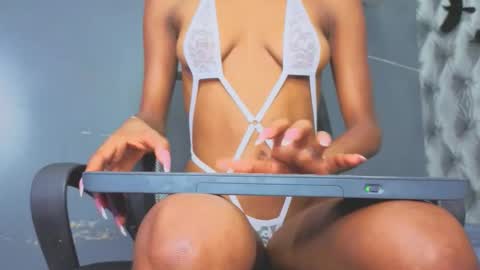  Hillary  online show from October 2025 05:37:01 AM