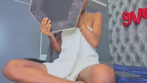  Hillary  online show from February 2026 09:11:02 PM