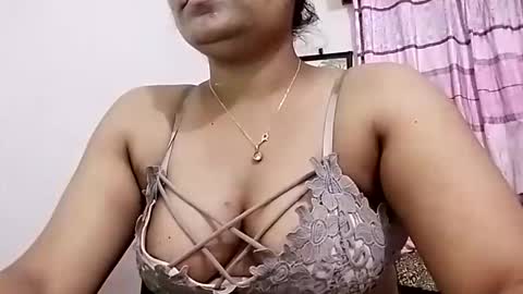 himuhimu22 online show from April 2026 03:54:01 PM