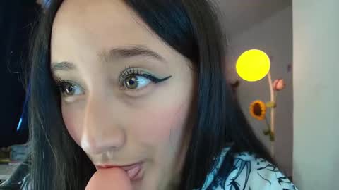 hinata online show from February 2026 09:42:01 PM