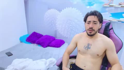 hinataii online show from February 2026 03:24:02 AM