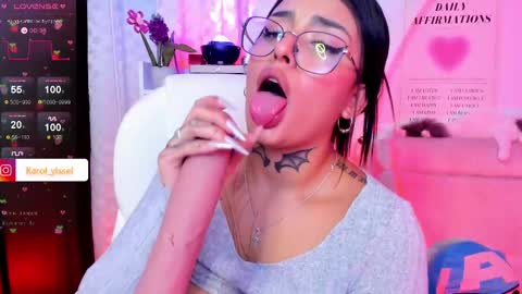 Snapshot of hinataweed01 chatting on February 2025 06:40:01 AM  Karol  Independent Model online show from February 2025 06:40:01 AM