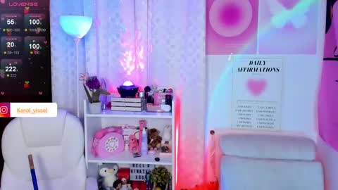 Snapshot of hinataweed01 chatting on February 2025 03:42:01 AM  Karol  Independent Model online show from February 2025 03:42:01 AM