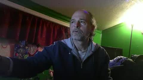 hippiedad333 online show from February 2026 11:11:02 PM