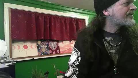 hippiedad333 online show from April 2026 02:04:02 AM