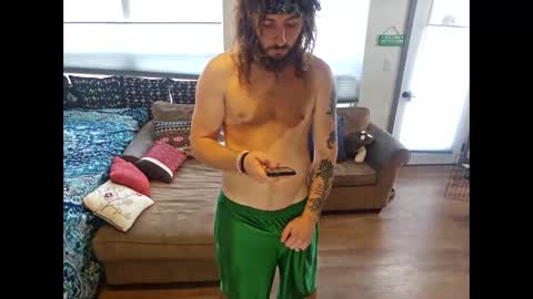 Snapshot of hippiejagain chatting on November 2025 05:35:02 PM hippiejagain online show from November 2025 05:35:02 PM