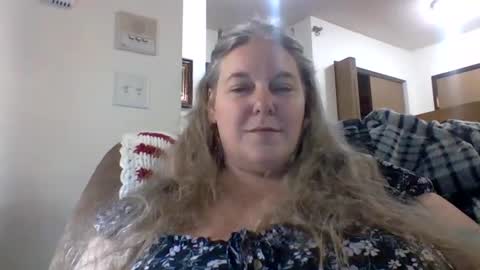 Snapshot of hippysnewhere chatting on May 2026 11:14:02 PM hippysnewhere online show from May 2026 11:14:02 PM