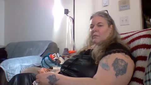 Snapshot of hippysnewhere chatting on May 2026 08:42:02 AM hippysnewhere online show from May 2026 08:42:02 AM