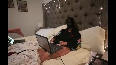 Snapshot of hishersof chatting on December 2024 02:34:02 AM hishersof online show from December 2024 02:34:02 AM