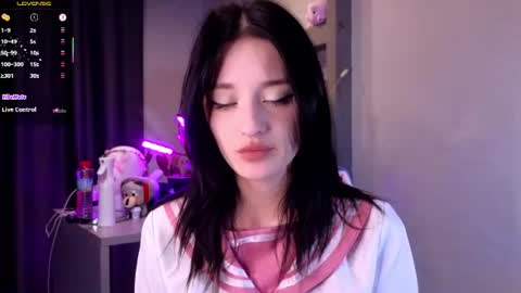 Snapshot of hisoka__akerley chatting on July 2026 03:43:01 AM Ella online show from July 2026 03:43:01 AM