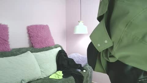 hiyakasudere_ online show from January 2026 12:29:01 PM