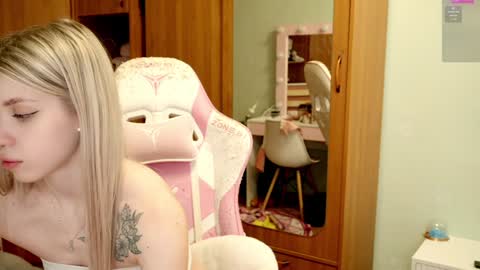 Holly online show from January 2025 06:24:02 PM