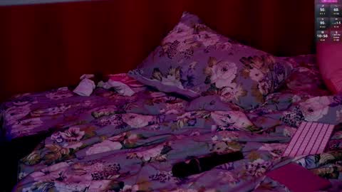 Holly online show from March 2025 08:21:01 PM