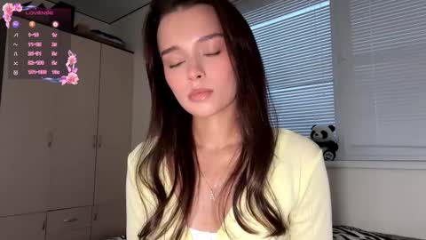 Snapshot of hoaarisa chatting on November 2025 12:27:02 PM Sofia online show from November 2025 12:27:02 PM