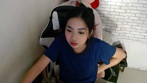 Snapshot of hoelylesly chatting on February 2026 06:24:01 AM Lesley3 online show from February 2026 06:24:01 AM