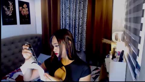 Snapshot of hoelymarie chatting on April 2026 04:37:02 AM hoelymarie online show from April 2026 04:37:02 AM