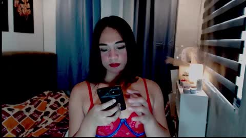 Snapshot of hoelymarie chatting on May 2026 04:41:02 AM hoelymarie online show from May 2026 04:41:02 AM