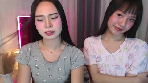 hoelymolly online show from April 2026 06:56:02 PM