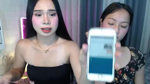 hoelymolly online show from April 2026 07:05:02 PM