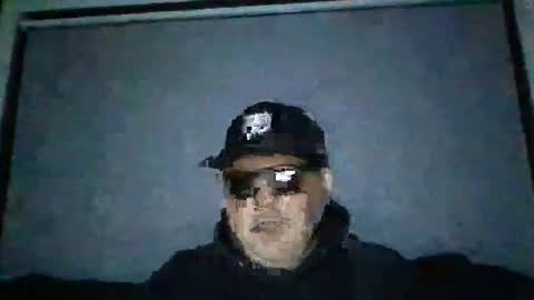 Snapshot of holden_minutz chatting on May 2026 06:19:02 AM holden_minutz online show from May 2026 06:19:02 AM