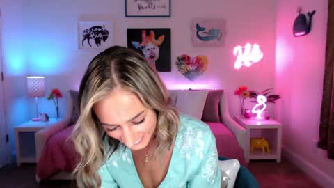 Holi Hurricane online show from January 2025 03:47:01 AM