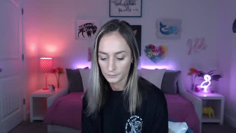 Holi Hurricane online show from September 2025 02:12:02 AM