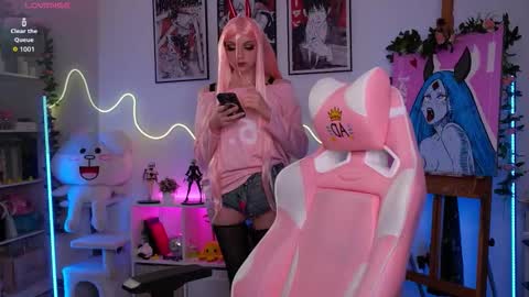 Holli online show from September 2025 05:57:02 PM