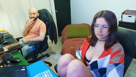 Snapshot of holly_and_honey_69 chatting on December 2024 11:19:01 PM Holly and Honey online show from December 2024 11:19:01 PM